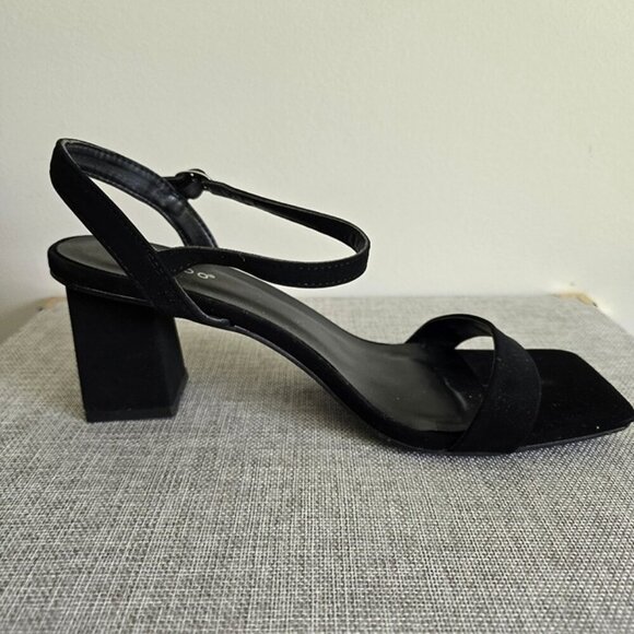 Bamboo Women's Black Suede Sandal Shoes Chunky Block Square Heel Ankle Strap 11 - Picture 8 of 12